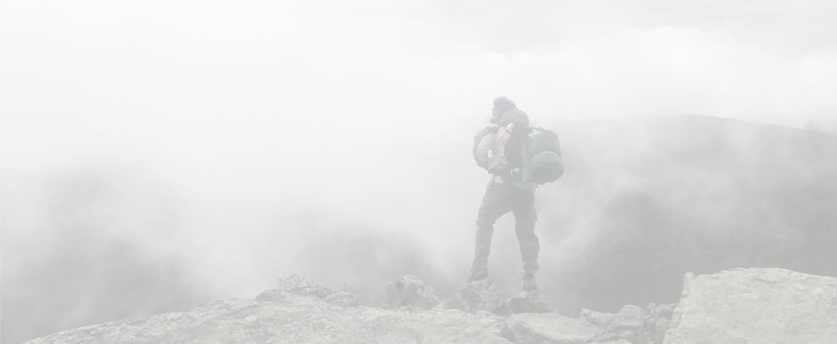 balazs-busznyak-3mtcyvbAqzM-unsplash Амортизатор опоры двигателя передний 240-1001025